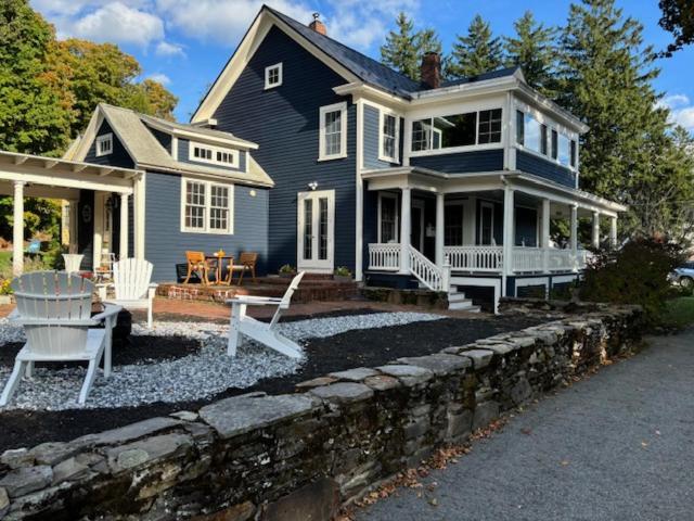The Inn Crowd Bed And Breakfast Holden Экстерьер фото